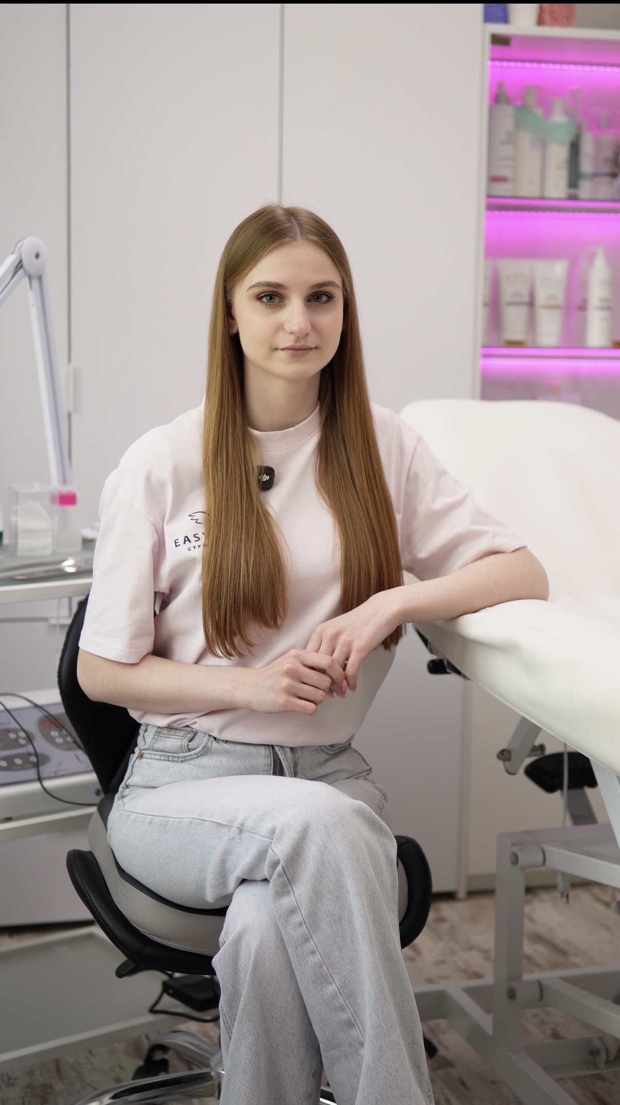 Марія — майстриня електроепіляції, депіляції та лазеру