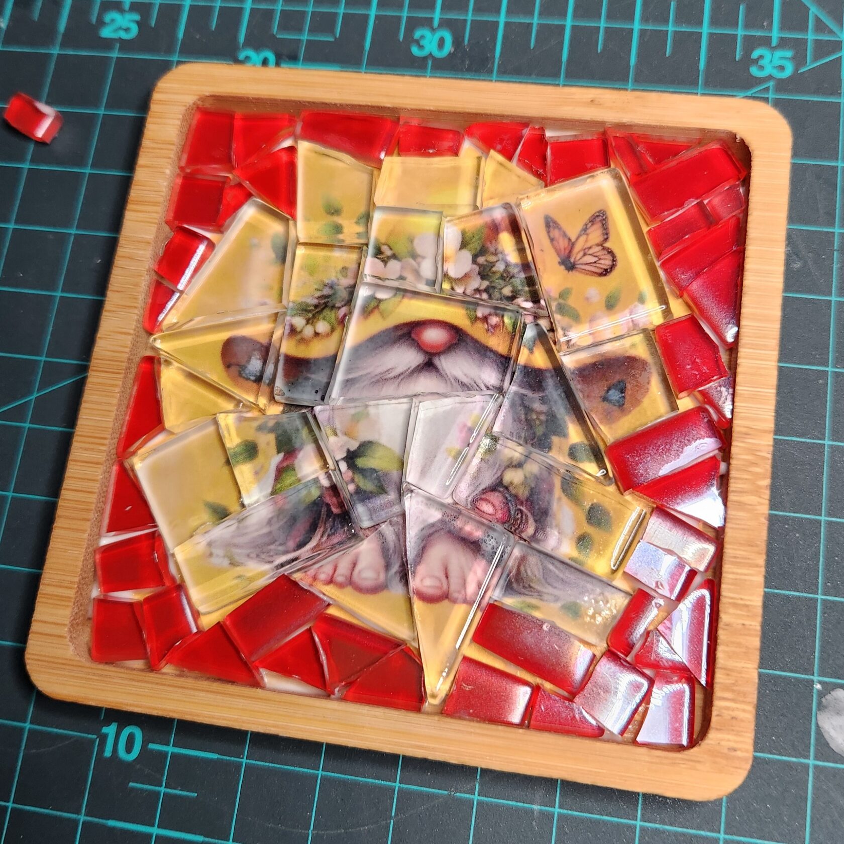 Noname Studio Mosaic DIY mosaic kit Gnome coaster