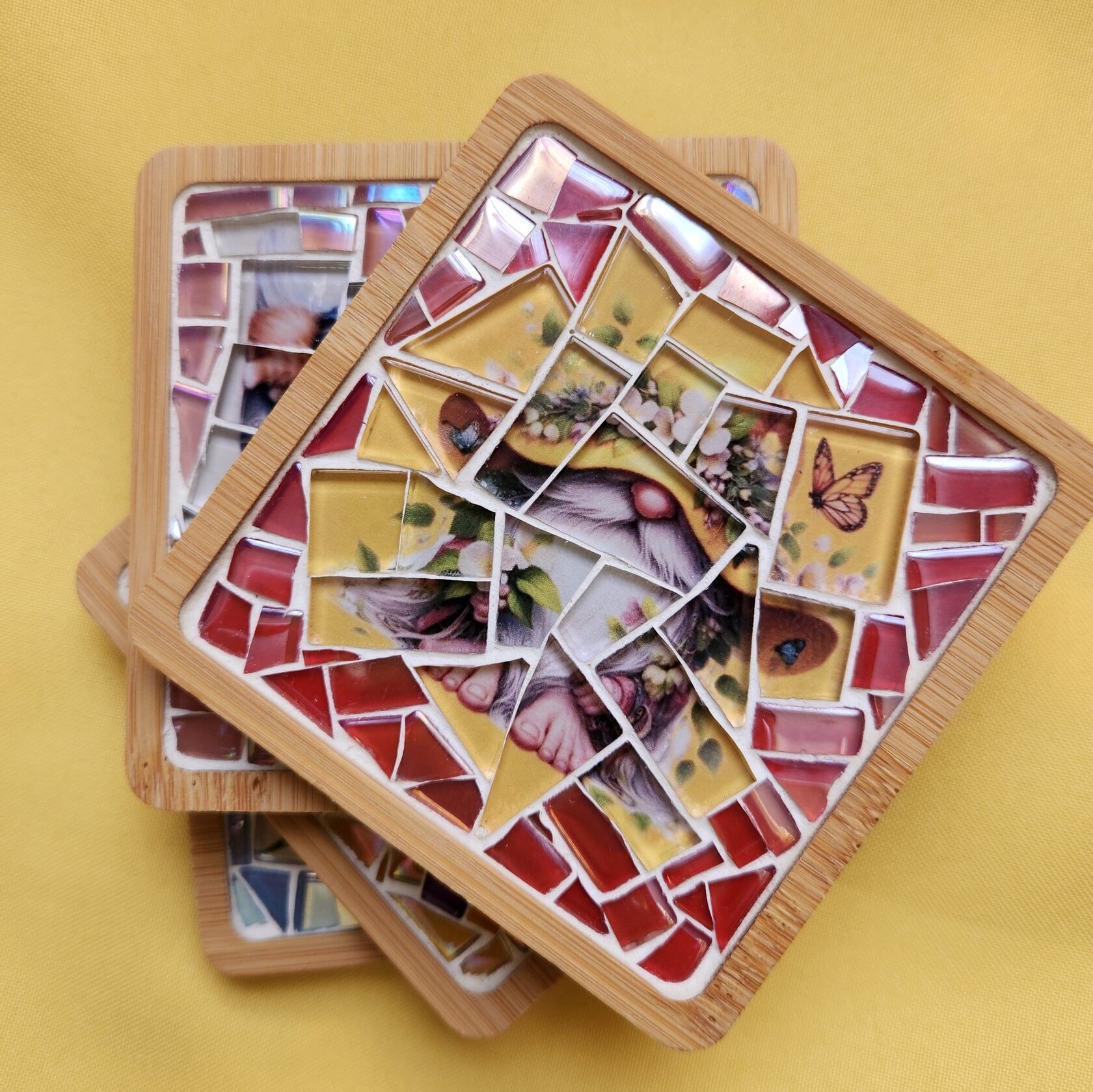 Noname Studio Mosaic DIY mosaic kit Gnome coaster