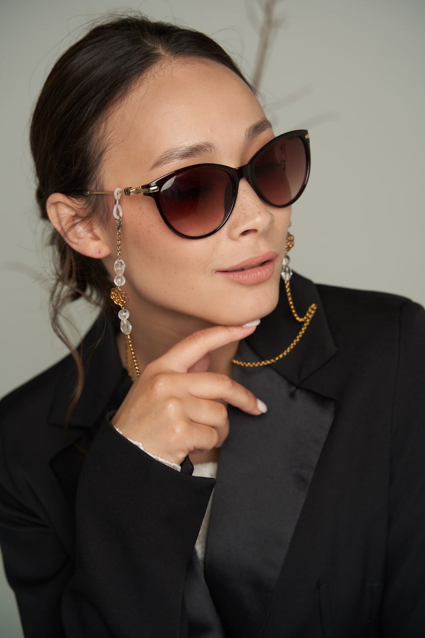 Yoli editorial portrait