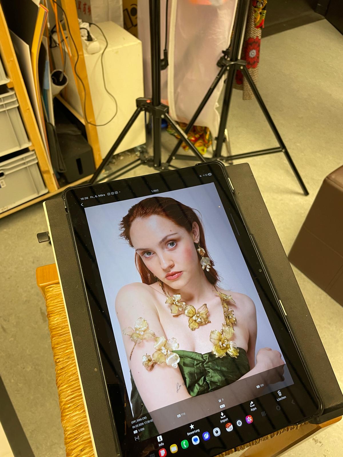 Yoli shoot monitor