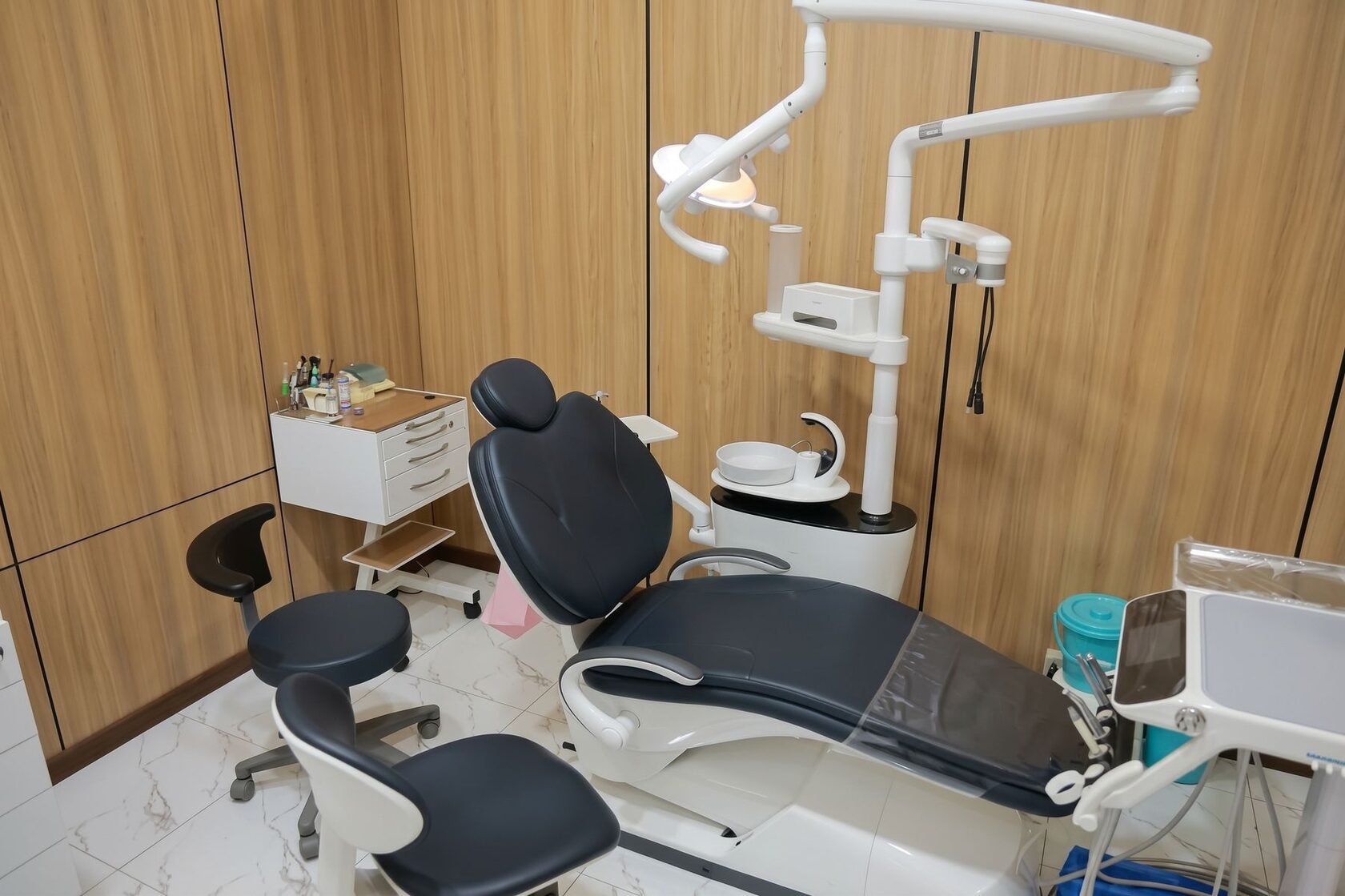 Elaynerlar — DentPlus
