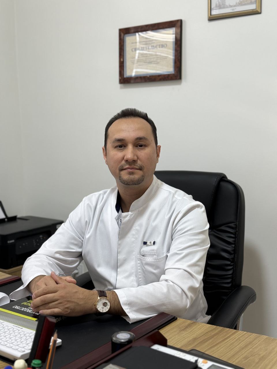 Dr. Turakulov — главный врач OILAM CLINIC