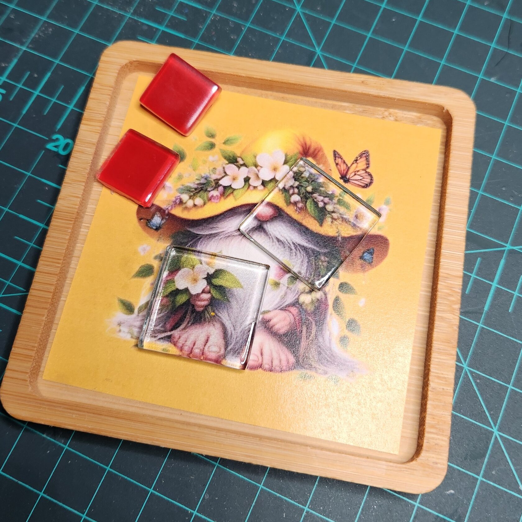 Noname Studio Mosaic DIY mosaic kit Gnome coaster