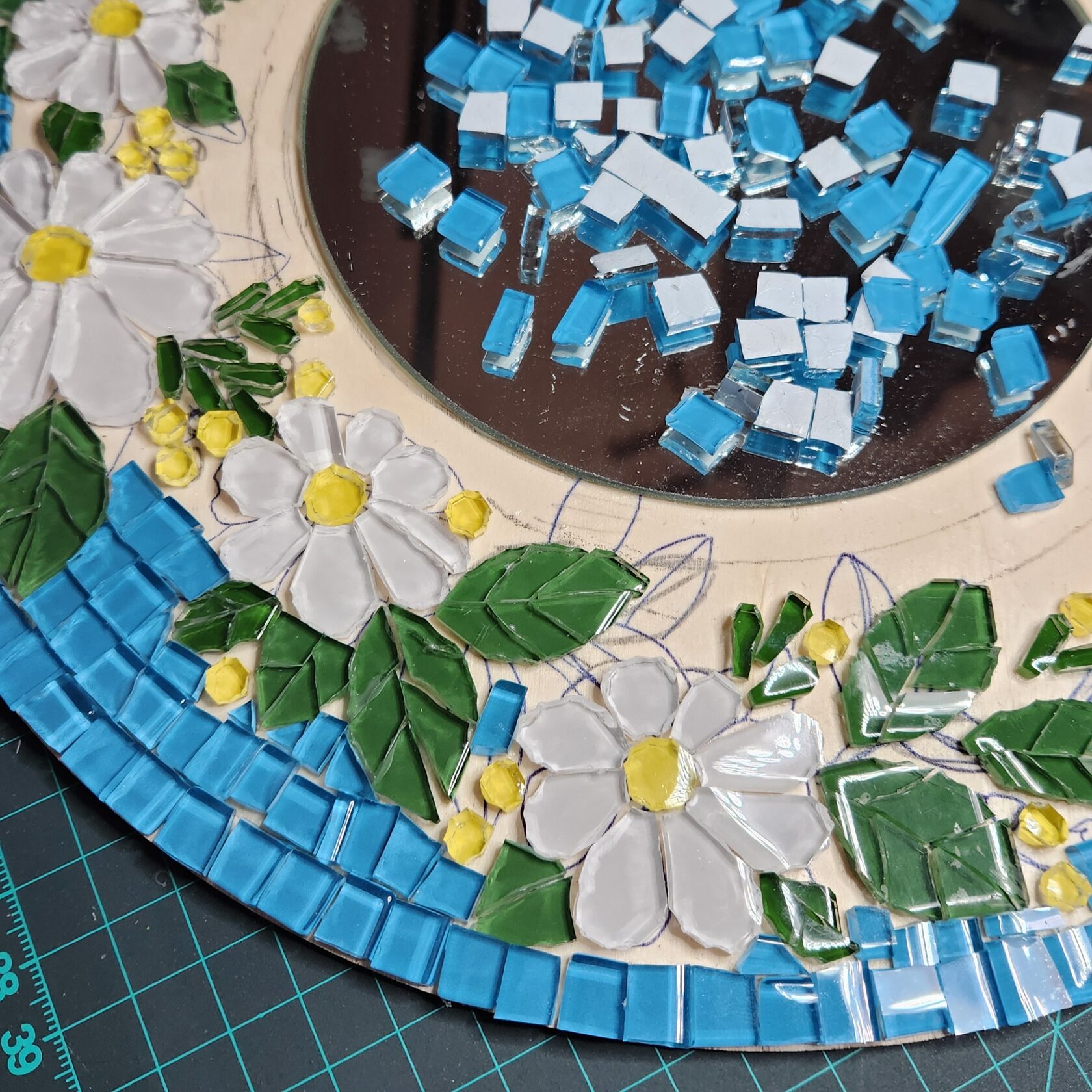 Noname Studio Mosaic DIY mosaic kit Round Mirror