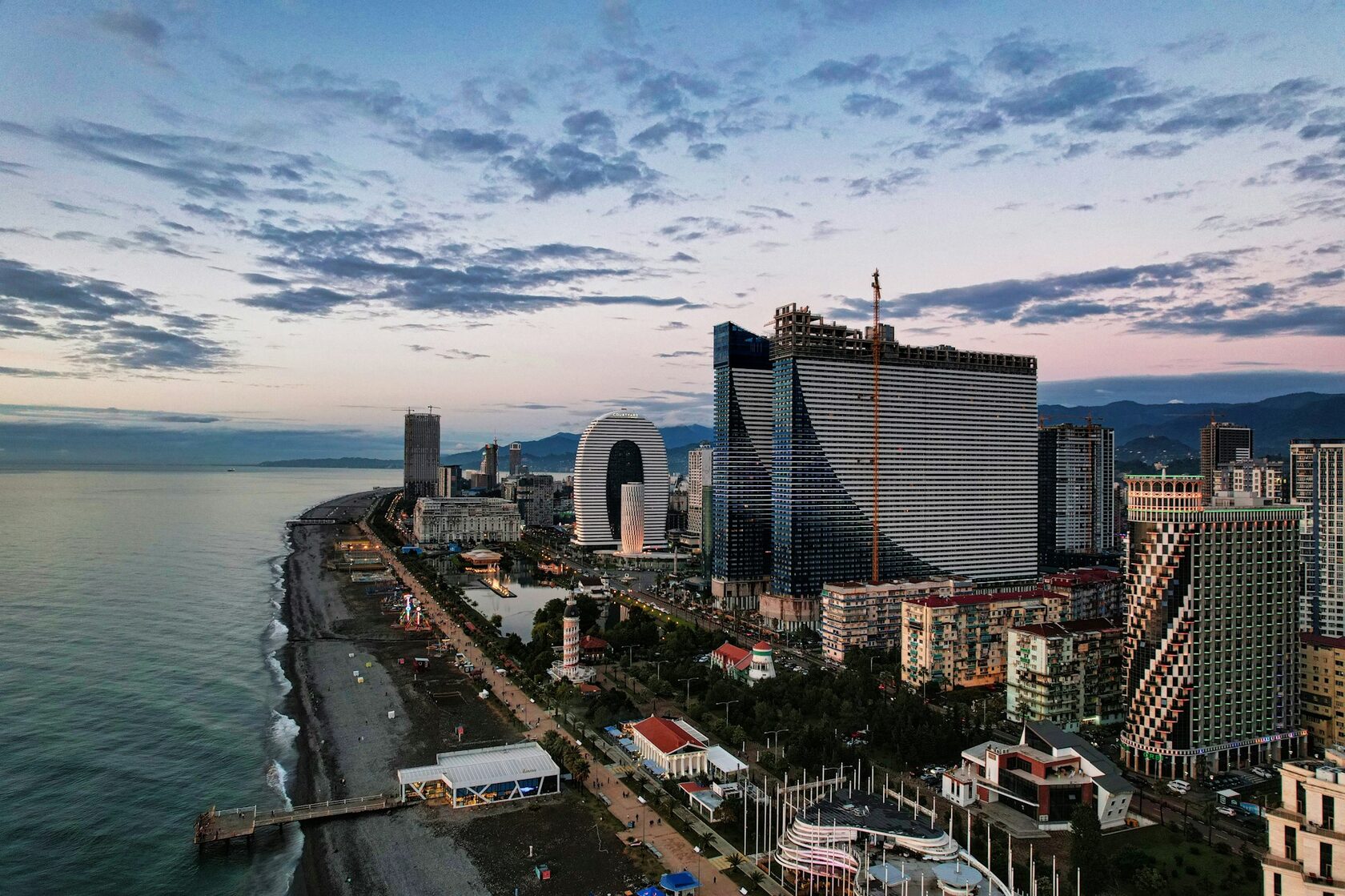Вечерний Батуми и набережная с высоты